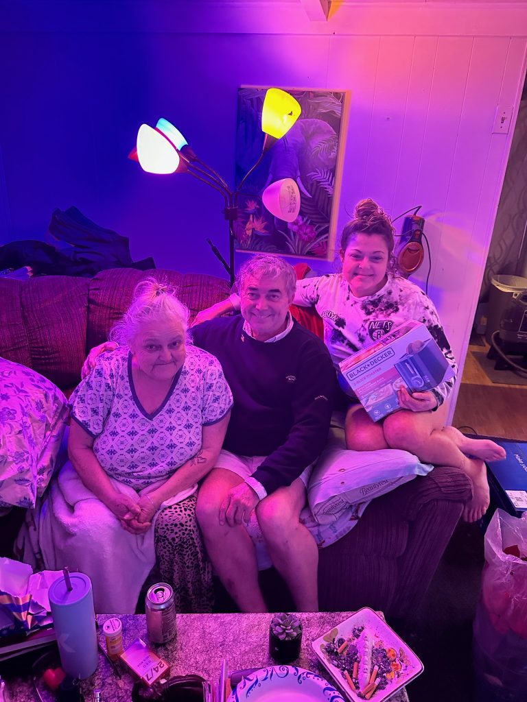 A Heartwarming Gesture: Rick Mantei’s Acts of Kindness Bring Comfort to Hospice Patient Kathy Polk