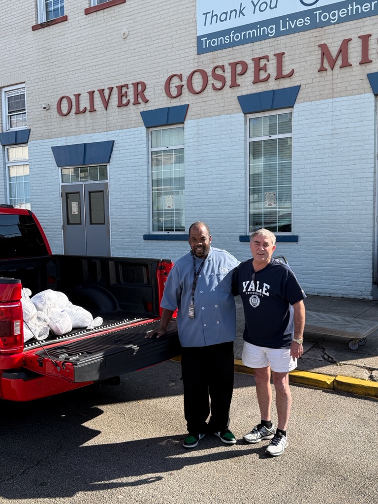 Supporting Oliver Gospel Mission with Holiday Meal Donations